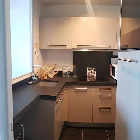 Face A La En Premiere Ligne Pour 6 Personnes Avec Menage Linge Et Wifi Αρασόν