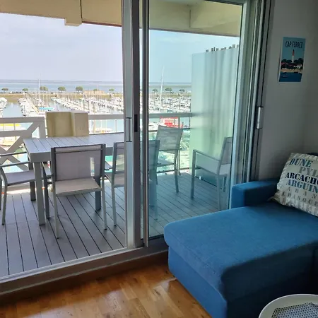 Face A La En Premiere Ligne Pour 6 Personnes Avec Menage Linge Et Wifi Αρασόν