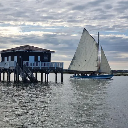 Face A La En Premiere Ligne Pour 6 Personnes Avec Menage Linge Et Wifi Διαμέρισμα Αρασόν