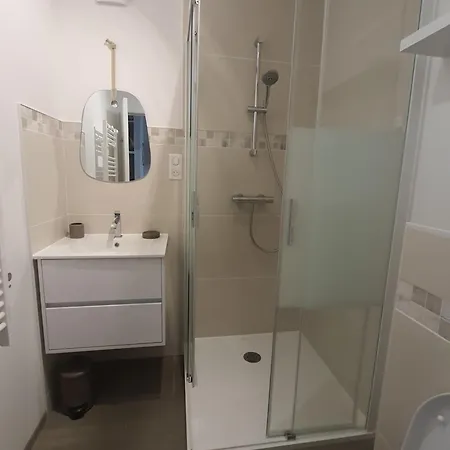 Face A La En Premiere Ligne Pour 6 Personnes Avec Menage Linge Et Wifi * Αρασόν