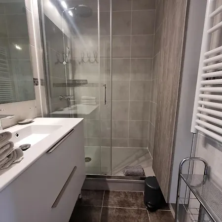 Face A La En Premiere Ligne Pour 6 Personnes Avec Menage Linge Et Wifi 公寓 *