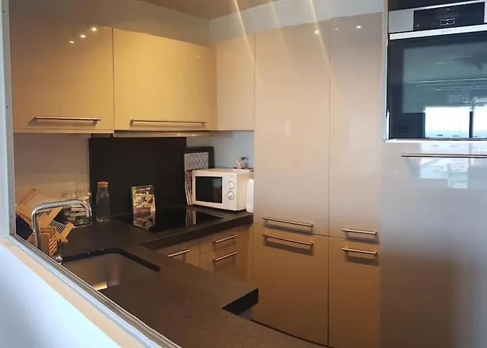 Face A La En Premiere Ligne Pour 6 Personnes Avec Menage Linge Et Wifi