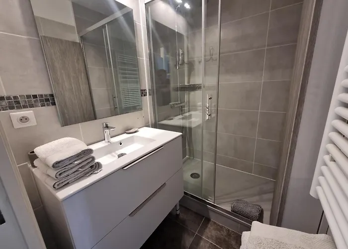 Face A La En Premiere Ligne Pour 6 Personnes Avec Menage Linge Et Wifi *